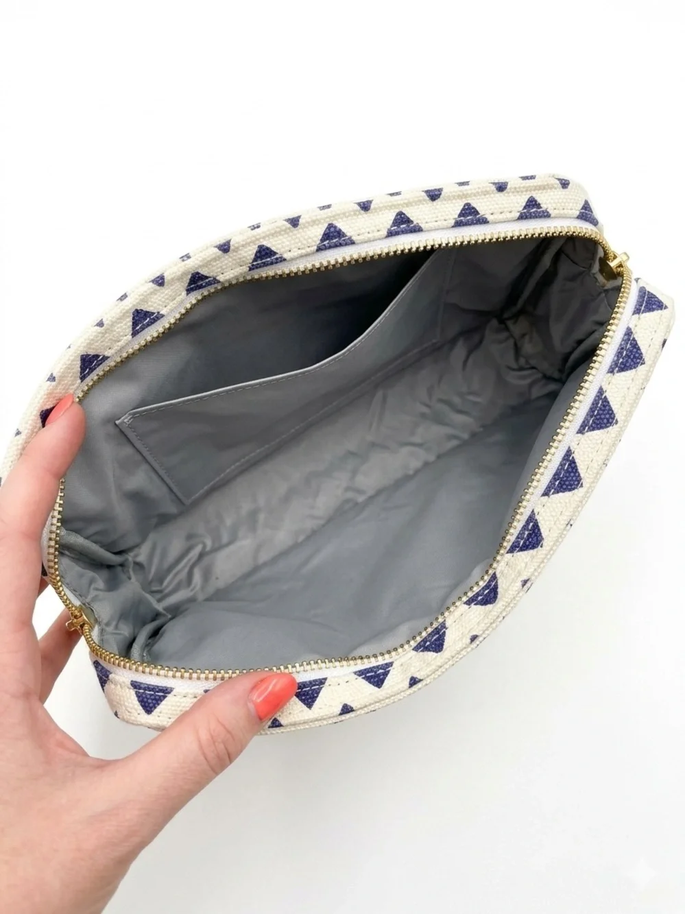 kate spade navy and cream chevron wristlet clutch